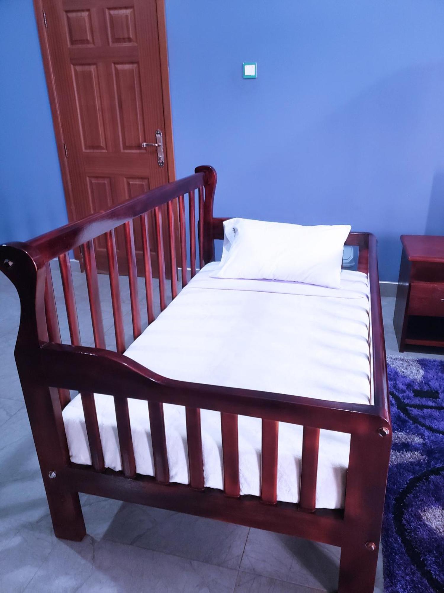 Hendo Hotel Ентебе Екстериор снимка