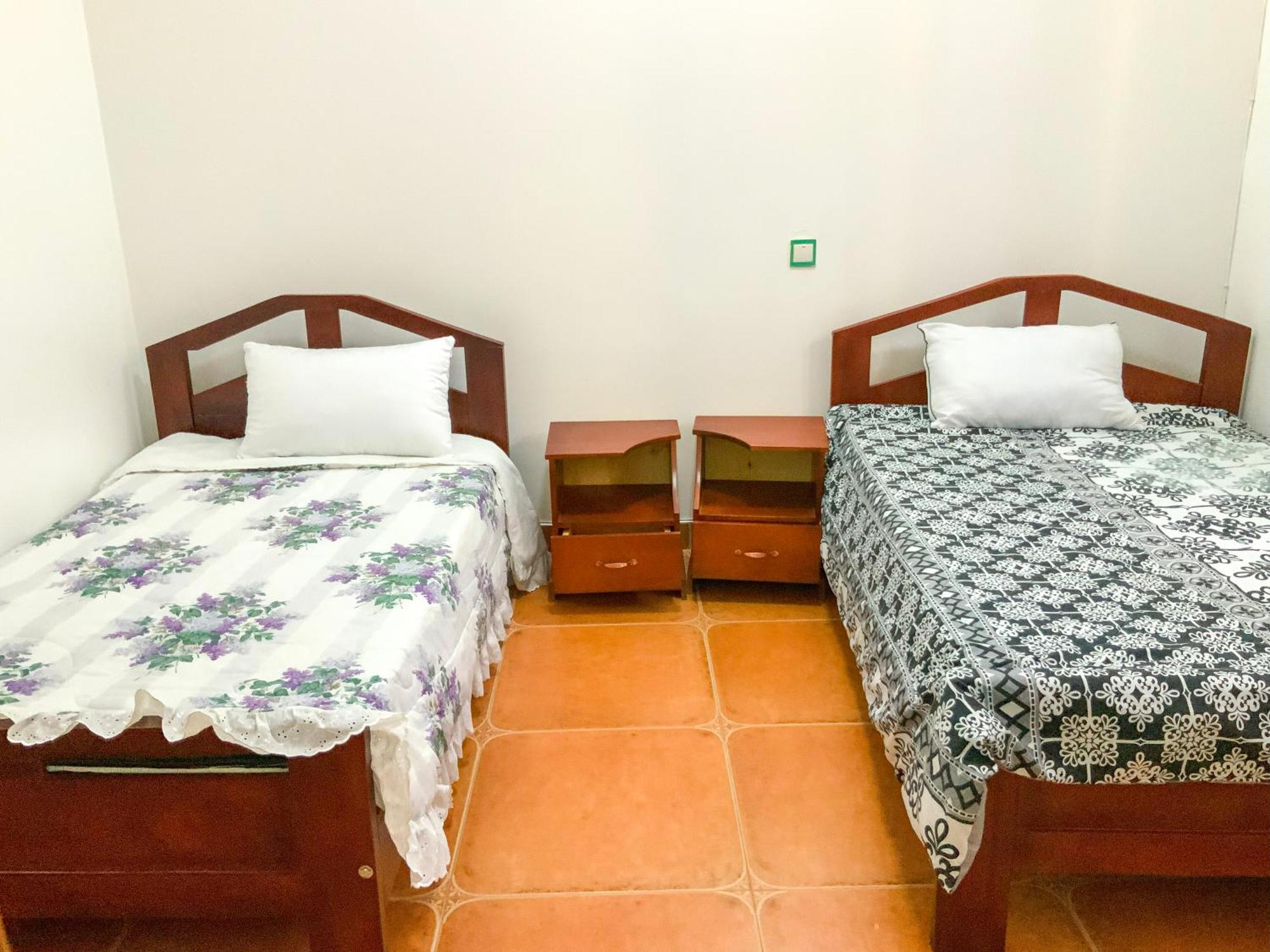 Hendo Hotel Ентебе Екстериор снимка