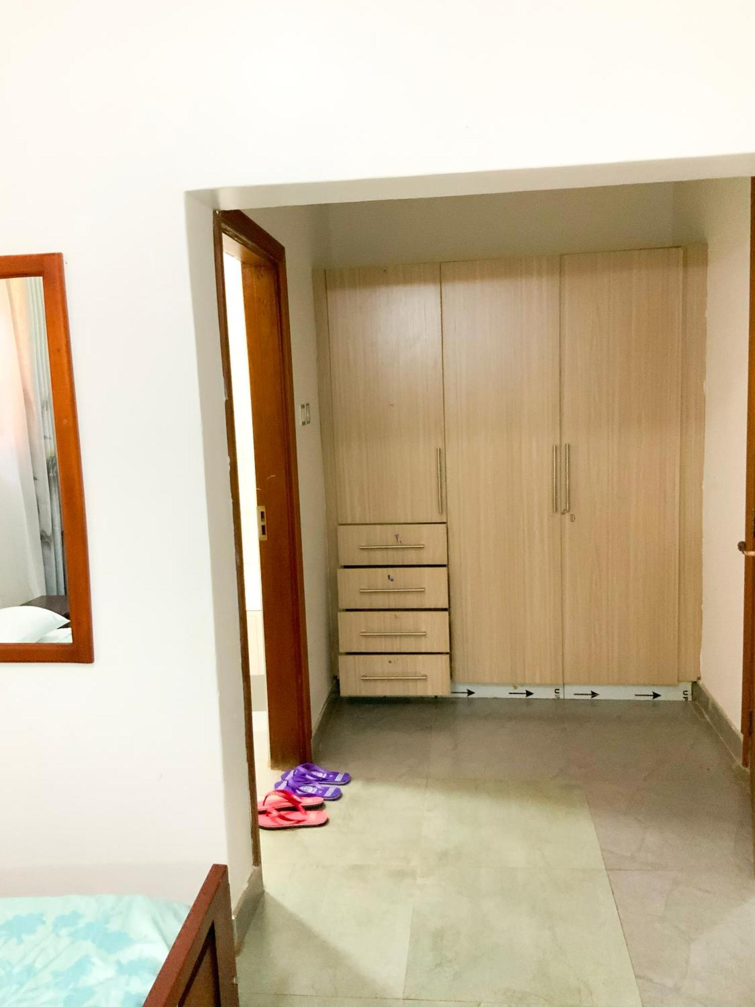 Hendo Hotel Ентебе Екстериор снимка