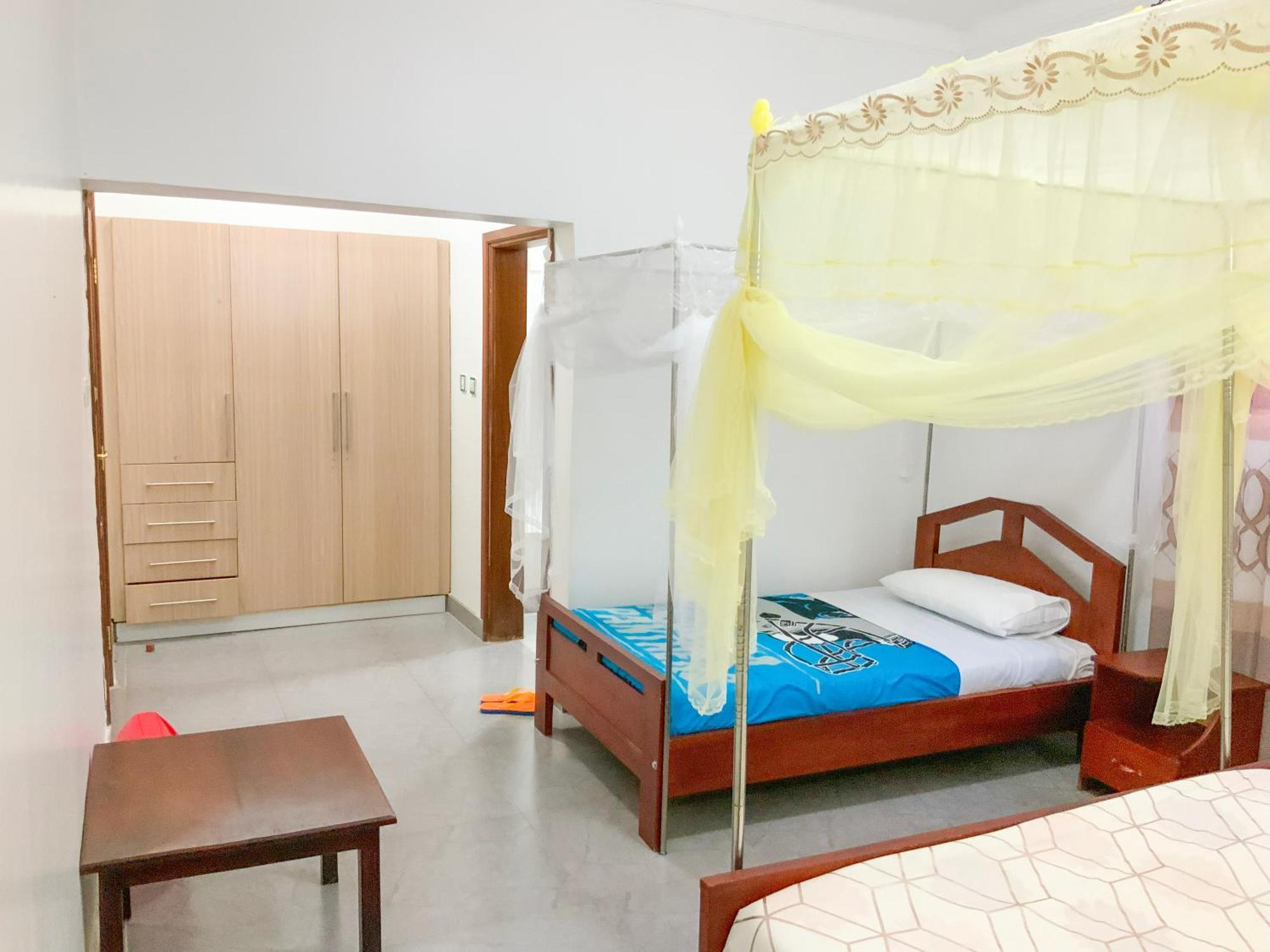 Hendo Hotel Ентебе Екстериор снимка