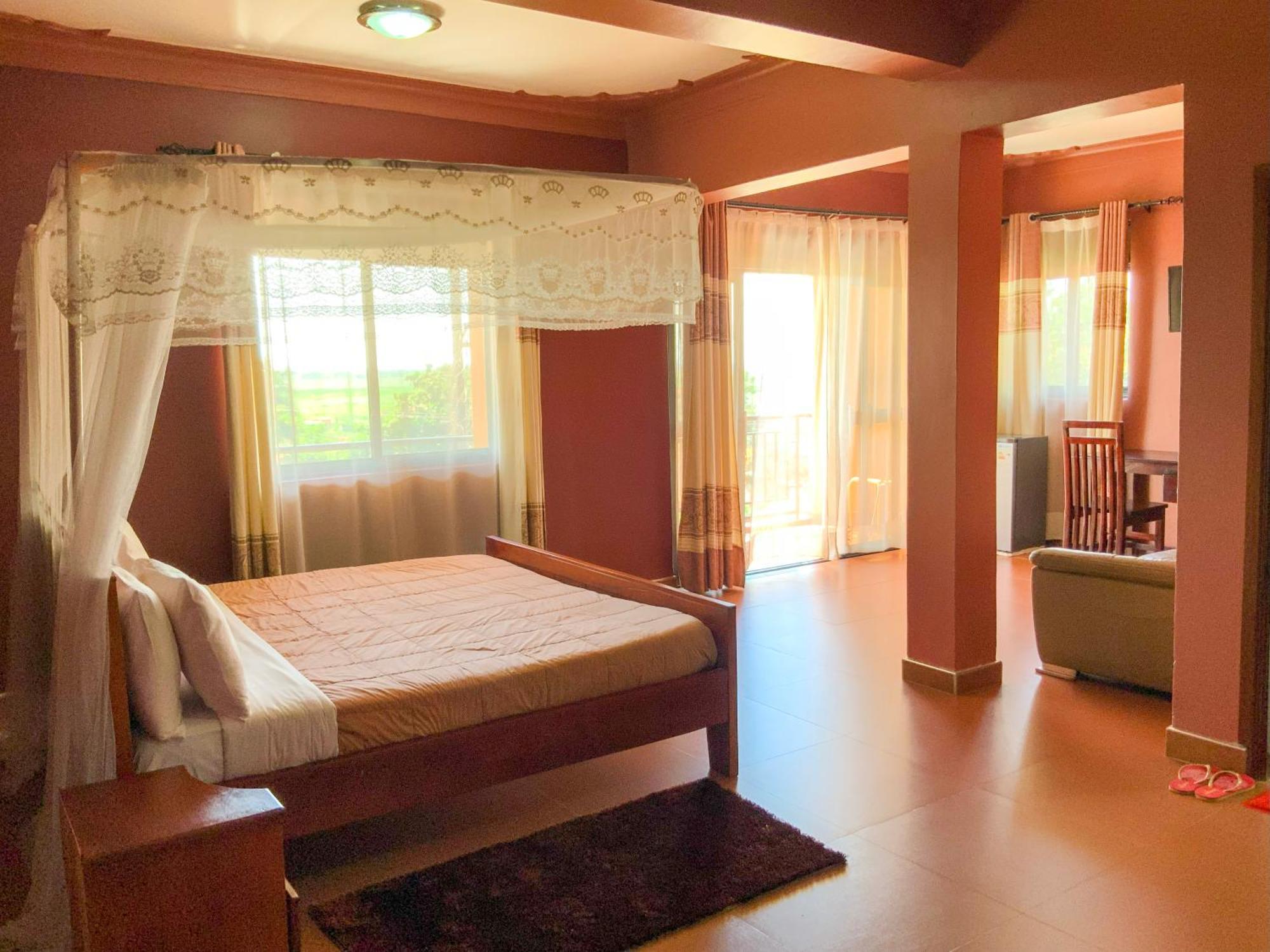 Hendo Hotel Ентебе Екстериор снимка