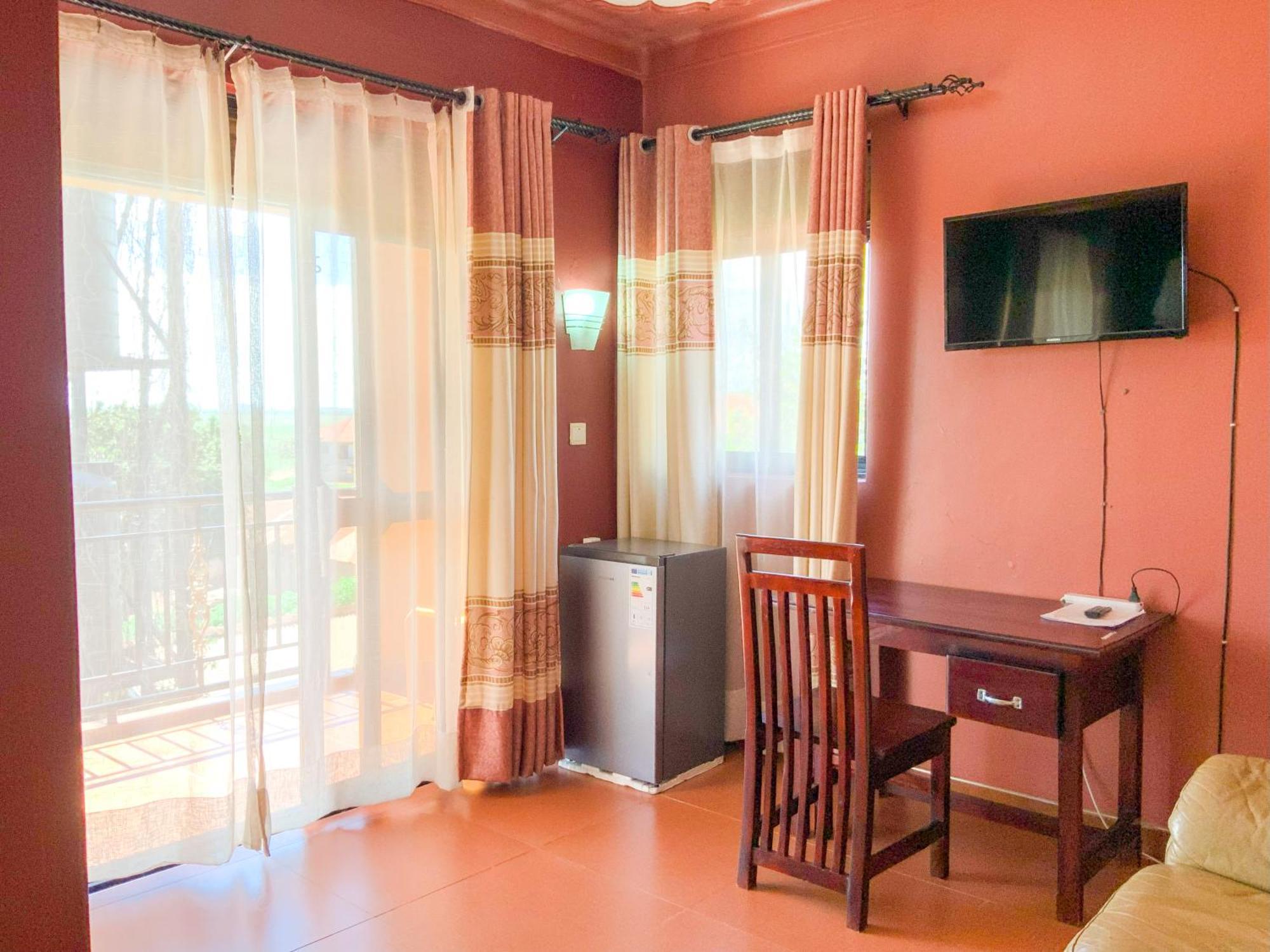 Hendo Hotel Ентебе Екстериор снимка