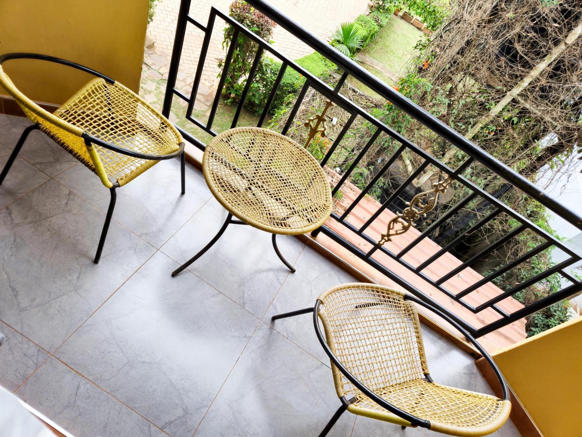 Hendo Hotel Ентебе Екстериор снимка